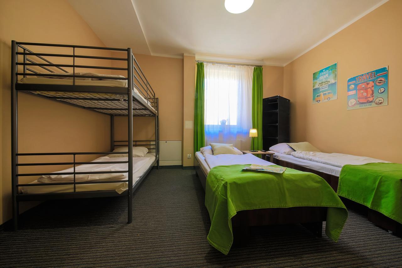 Glow Hostel Вроцлав Экстерьер фото