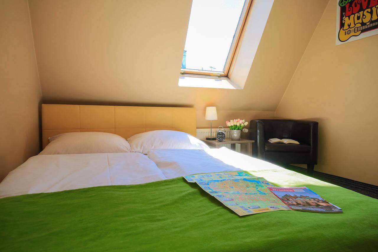 Glow Hostel Вроцлав Экстерьер фото