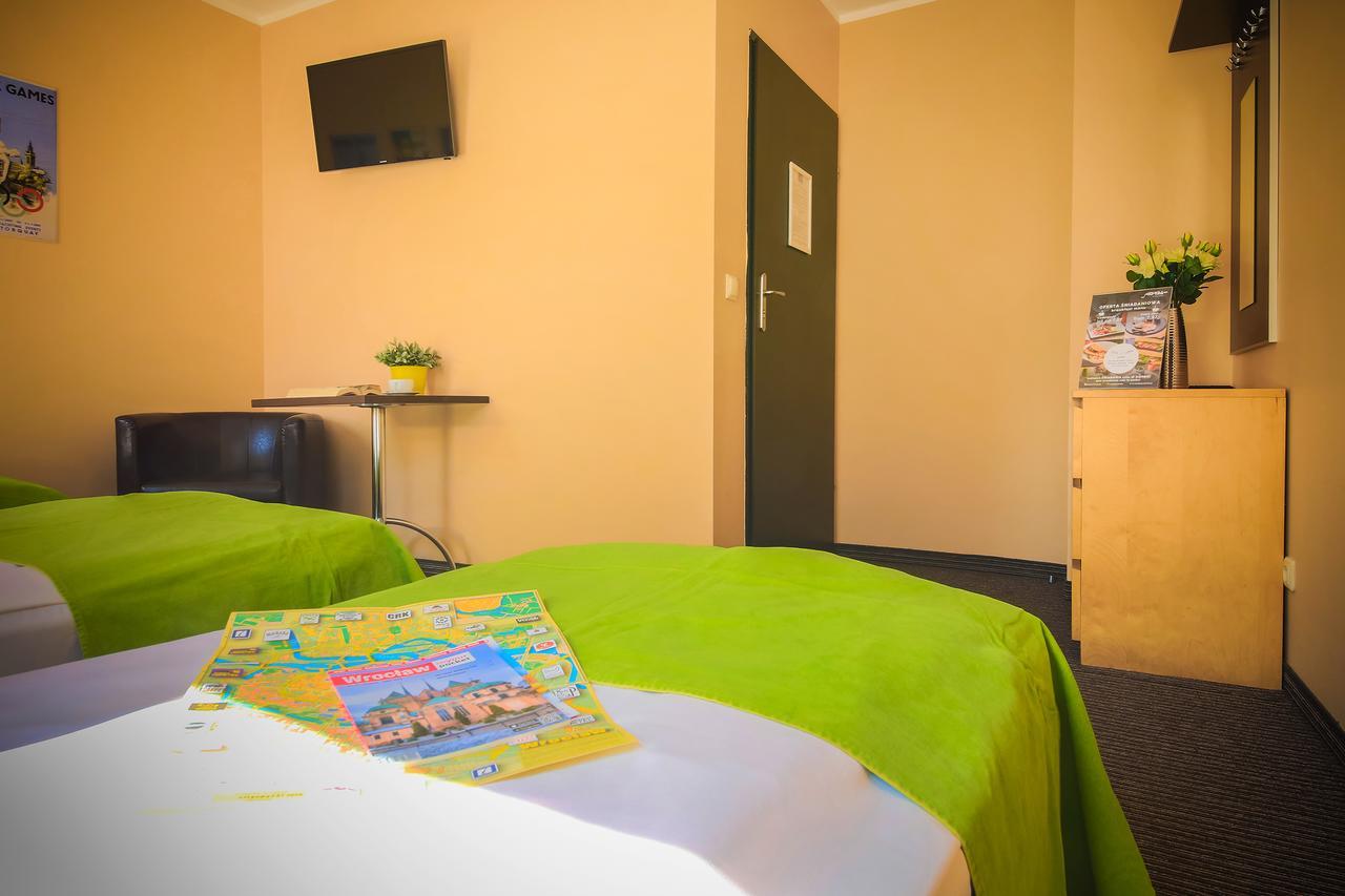 Glow Hostel Вроцлав Экстерьер фото